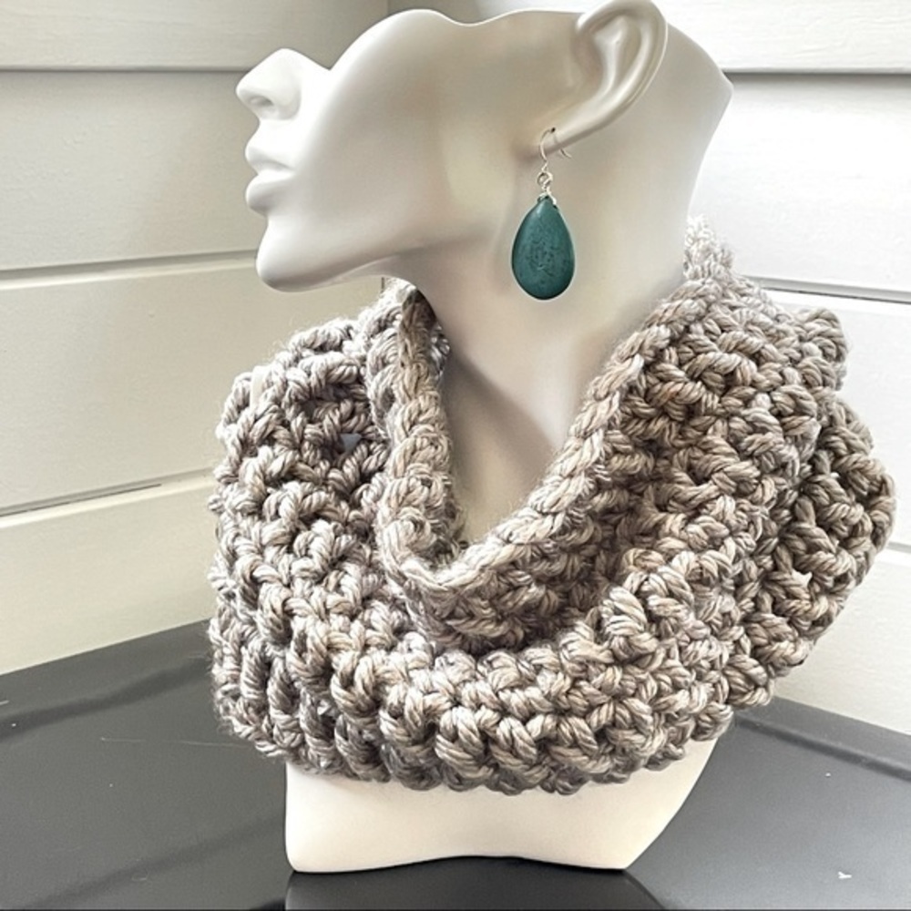 $49 SALE Handmade Extra Soft Silver Grey Chunky Crochet Scarves Cowl Men Women - Picture 2 of 7